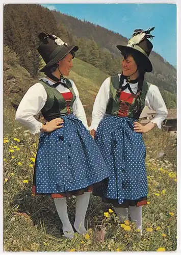 AK Mädchentrachten aus dem Stubaital Tirol ungelaufen. 