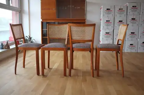 Esstisch (ausziehbar) mit 4 Stühlen