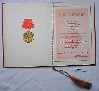 DDR Urkunde Medaille für 20 Jahre treue Dienste Ministerium des Innern (114025)