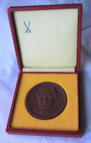 DDR Porzellan Medaille Albert Schweitzer im Etui (110857)