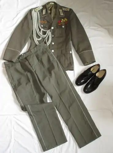 DDR NVA Uniform Schulterstücke Oberleutnant Pioniere und Orden (116801)