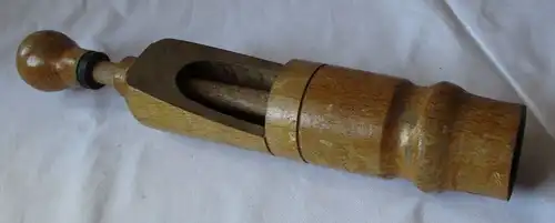 Alter Flaschenverkorker Wein Flaschen Verkorker Handverkorker aus Holz (123576)