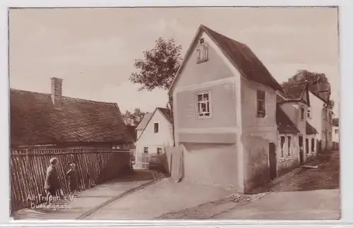 91986 Ak Alt-Treuen im Vogtland Dunkelgasse um 1920