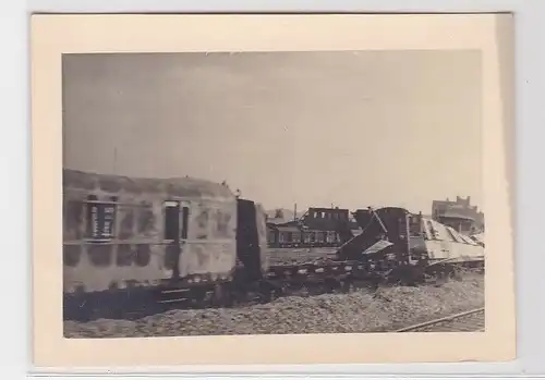 71800 Original Foto Volltreffer eines Eisenbahn-Waggon Russland 2. WK