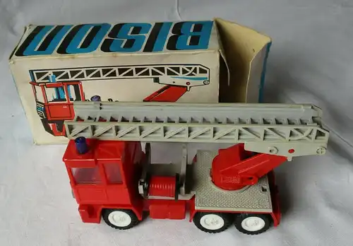 DDR Modellauto Spielzeug Feuerwehr Firma Bison in OVP (117175)