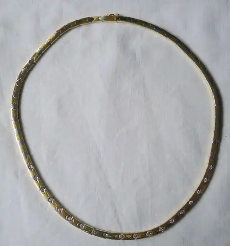 Elegante Kette aus 750er Gold mit 19 Diamanten (111289)