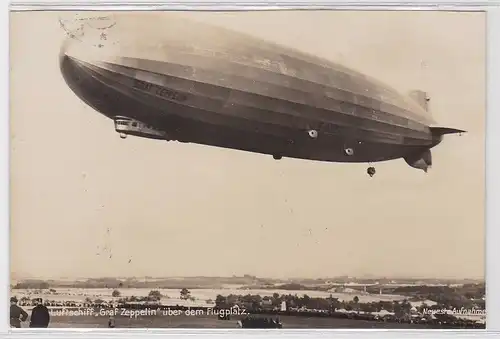 83477 Ak Luftschiff "Graf Zeppelin" über dem Flugplatz 1930
