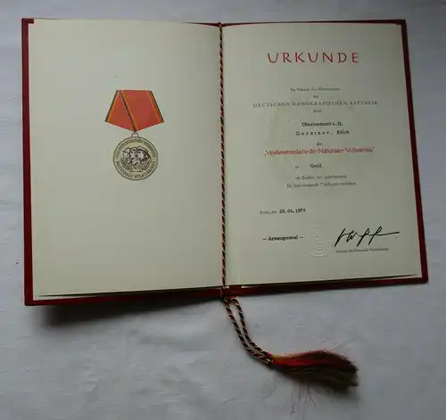 DDR Verdienstmedaille der NVA Nationale Volksarmee Gold Urkunde 1978 (135142)