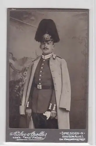 93652 Kabinett Foto Dresden Garde Soldat mit Paradehelm um 1910