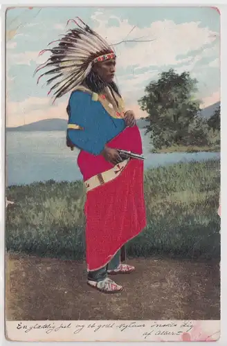 901555 Stoff Montage Ak Indianer mit Federschmuck und Pistole 1906