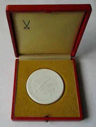 DDR Medaille VEB Braunkohlenkombinat Bergarbeiterstadt Borna Glück Auf (113835)
