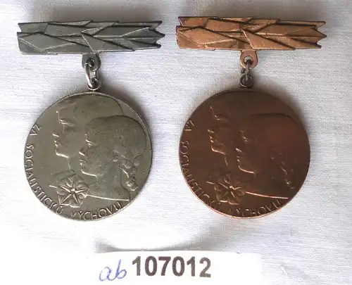 2 Orden CSSR Za socialistickou výchovu Silber und Bronze (107012)