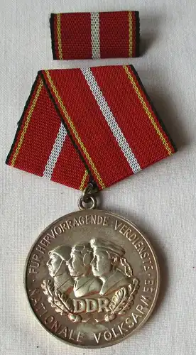 DDR Verdienstmedaille der nationalen Volksarmee NVA in Silber 900er Ag (117726)