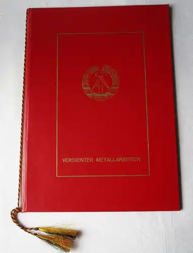 frühe DDR Urkunde Ehrentitel Verdienter Metallarbeiter 3. April 1977 (120628)