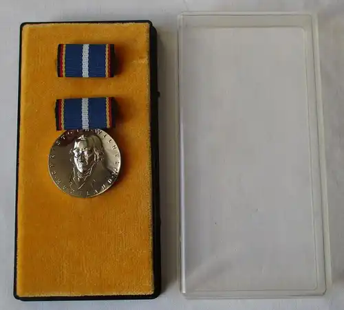 seltener DDR Orden Wilhelm Christoph Hufeland Medaille Silber 167 d (160809)