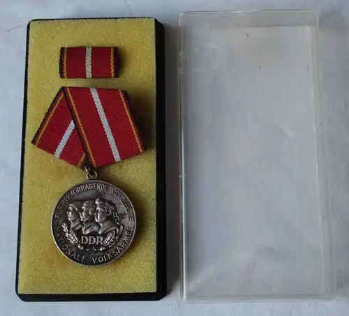 DDR Verdienstmedaille der NVA in Silber im Etui Bartel 146 e (160666)