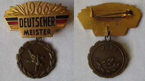 DDR Abzeichen Sport Deutscher Meister 1966 im Judo (160636)