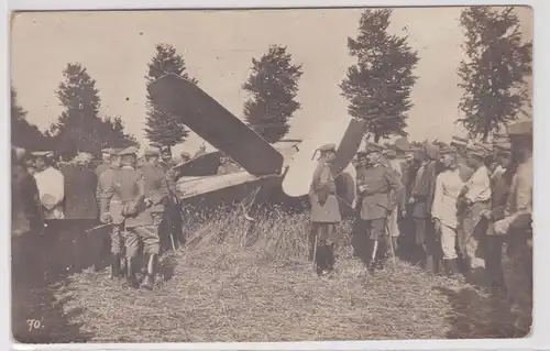 61387 Feldpost Ak Flugzeugabsturz davor zahlreiche Soldaten 1. Weltkrieg 1915