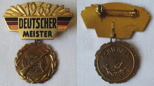 DDR Abzeichen Sport Deutscher Meister 1963 im Schiessen Gewehr (162751)