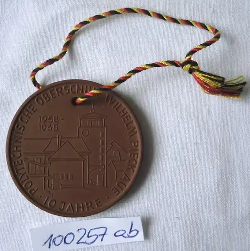 DDR Porzellan Medaille POS Wilhelm Pieck Aue 1958-1968 (100257)