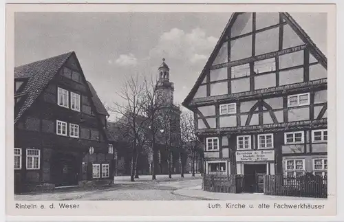 903090 Ak Rinteln an der Weser Luth. Kirche und alte Fachwerkhäuser um 1940