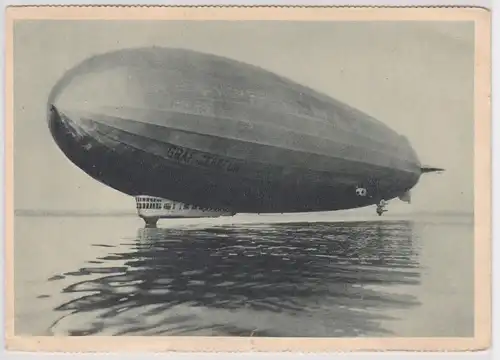 70588 Ak Luftschiff Graf Zeppelin über dem Bodensee um 1930