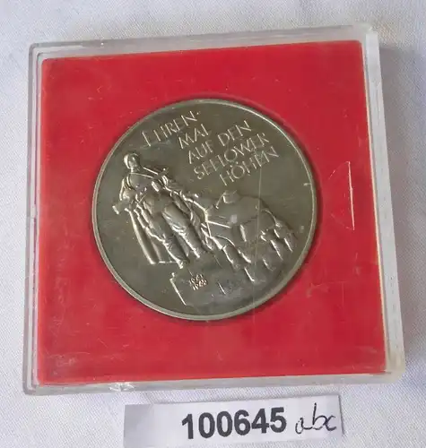 DDR Medaille Ehrenmal auf den Seelower Höhen 1977 im Etui (100645)