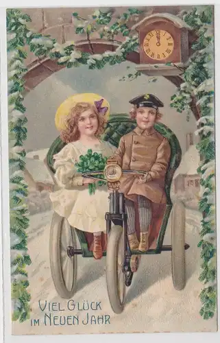 58470 Präge AK Glück im Neuen Jahr Paar auf Automobil (Patent-Motorwagen)um 1900