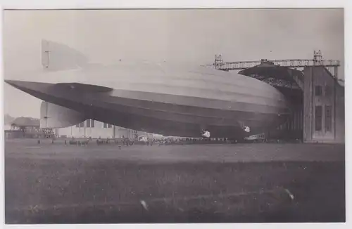 68111 Ak Amerika Zeppelin Z.R.III erstes Verlassen der Halle am 27.August 1924
