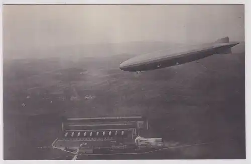 77763 Ak Amerika Zeppelin Z.R.III über seiner Halle in Friedrichshafen