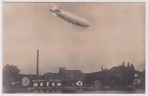 89864 Ak Amerika Zeppelin Z.R.III über Holzverkohlungs A.G. Konstanz