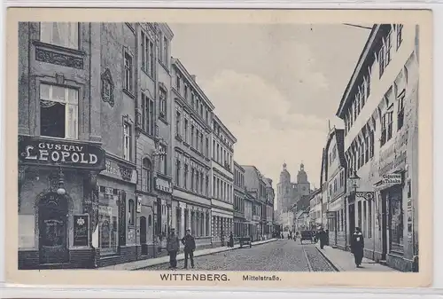 903788 Ak Wittenberg Mittelstraße mit Geschäft von Gustav Leopold um 1910