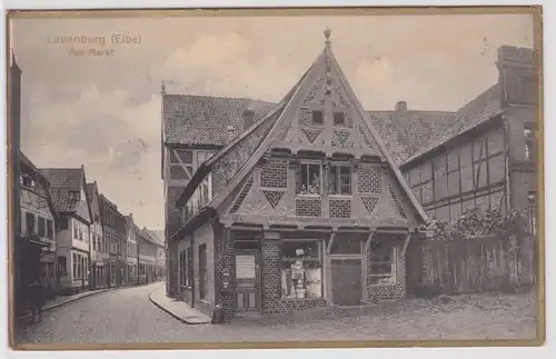 91533 Ak Lauenburg (Elbe) am Markt Margarine Niederlage um 1920