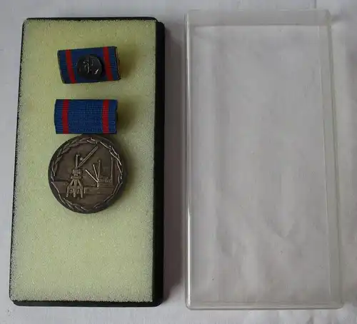 DDR Medaille für treue Dienste Seeverkehrswirtschaft in Silber im Etui (114493)