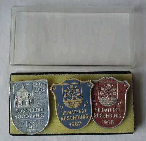 3 seltene DDR Papp Abzeichen Heimatfest Rosenburg 1965-1968 im Etui (163575)