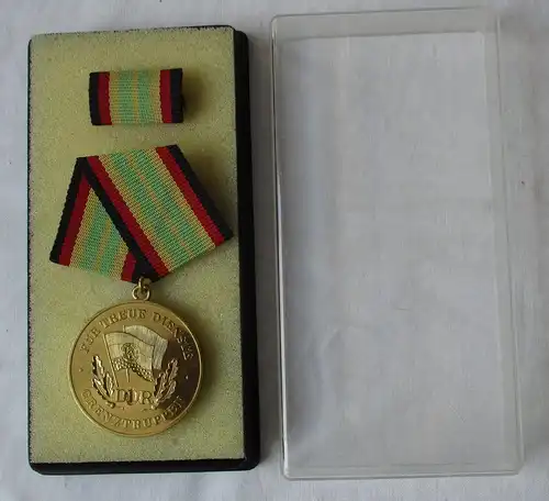 DDR Medaille treue Dienste in der Grenztruppen in Gold 284 d (163347)