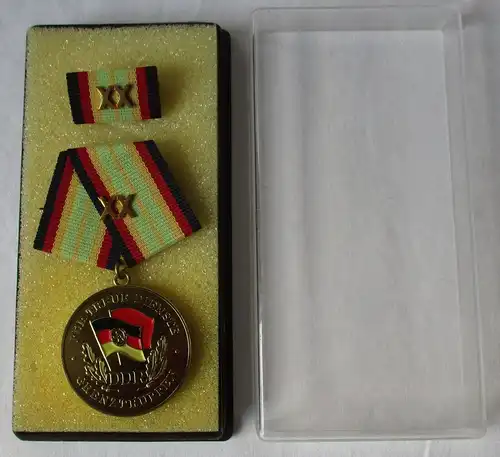 Medaille für treue Dienste in den Grenztruppen der DDR Gold f. 20 Jahre (163570)