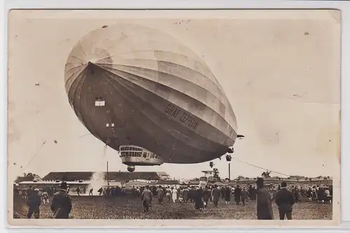 902402 Ak "Graf Zeppelin" Landung mit schwerem Schiff um 1930