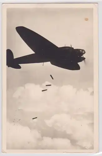 902417 Feldpost Ak Kampfflugzeug He 111 K beim Bombenwurf 1941