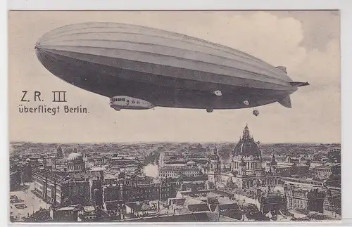 903839 Ak Das Amerika Luftschiff Z.R.III über Berlin um 1920