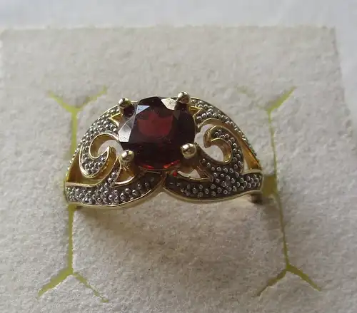 eleganter 925er Sterling Silber Ring vergoldet mit rotem Edelstein (100210)