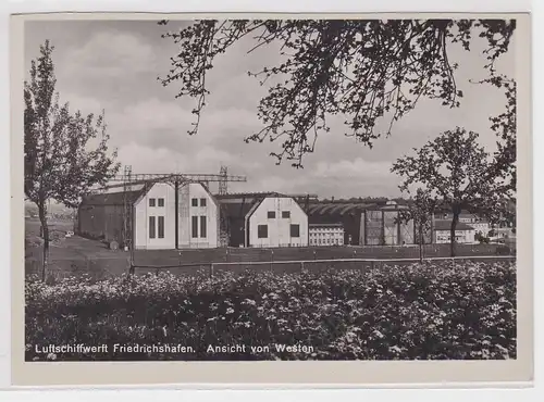 53305 Ak Luftschiffwerft Friedrichshafen Ansicht von Westen um 1930