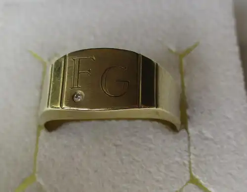 eleganter 333er Gold Ring mit farblosem Edelstein und Initialen FG (163749)