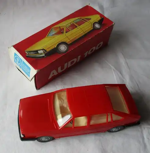 DDR Modell Anker Spielzeug PIKO Mechanik Audi 100 avant LSE M 1:25 rot (159136)