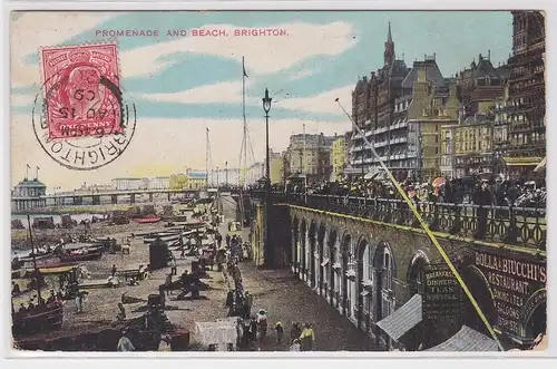 902419 AK Brighton - Promenade and Beach, Strandpromenade mit Geschäften 1909