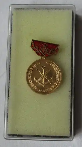 DDR Medaille "Hervorragender Ausbilder der GST" in Gold 1980-88 (135450)