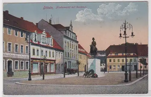 902479 AK Döbeln - Niedermarkt mit Denkmal, Gast- und Logirhaus Frucht-Börse