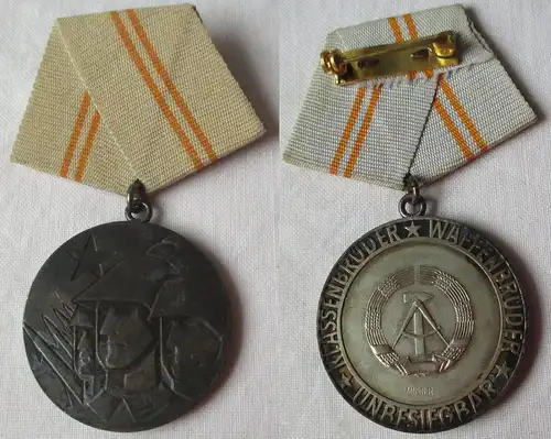 DDR Medaille der Waffenbrüderschaft in Silber im Etui MUSTER Bartel 209 (152911)