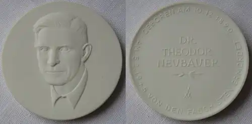 DDR Porzellan Medaille Dr. Theodor Neubauer von den Faschisten ermordet (164487)
