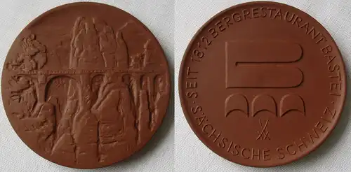 DDR Porzellan Medaille Bergrestaurant Bastei seit 1812 Sächs. Schweiz (164484)